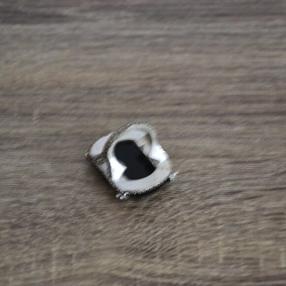 Black Glass Statement Ring - Picture 4 of 7